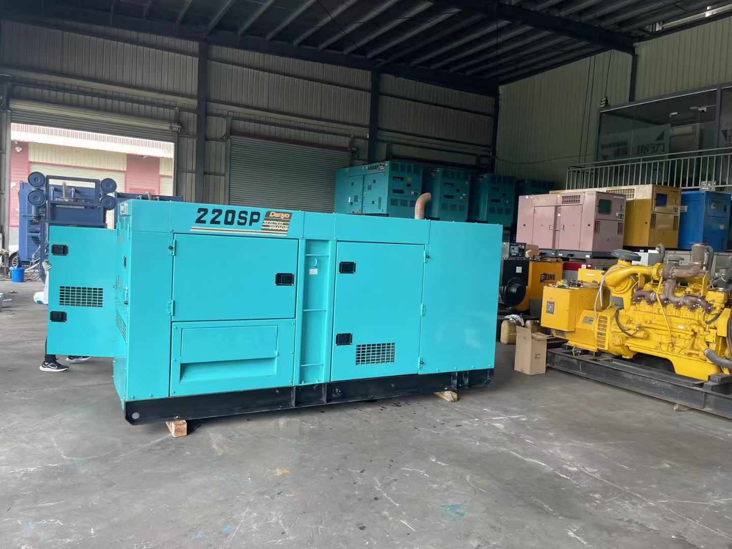 安远800kW 柴油发电机的输出电流波动范围是多少？